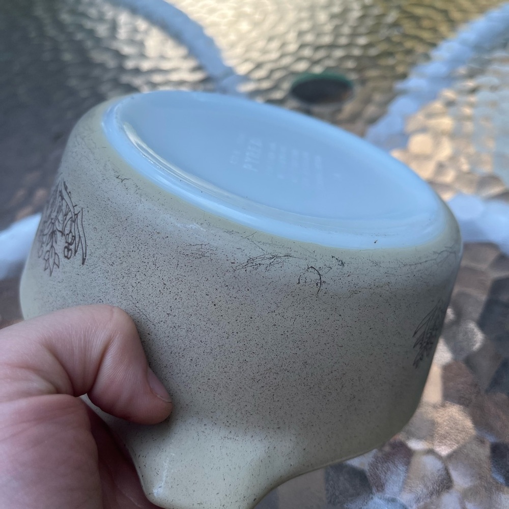 Pyrex mushroom dish - Picture 2 of 4